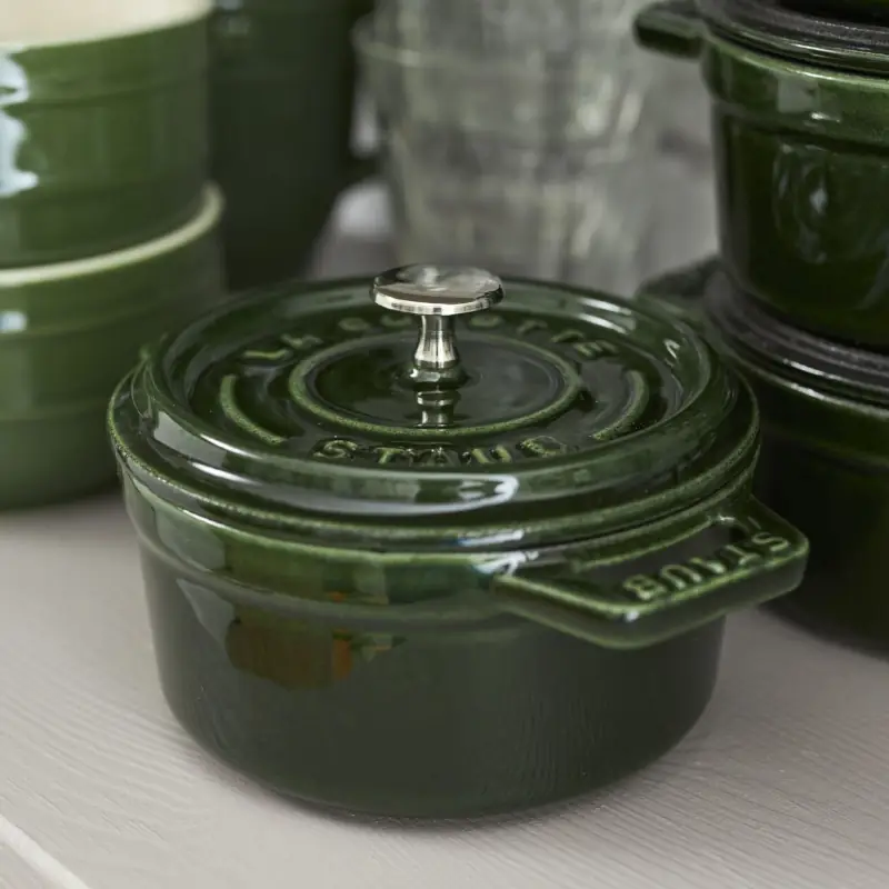 Mini cocotte redonda Staub 10 cm verde albahaca deco