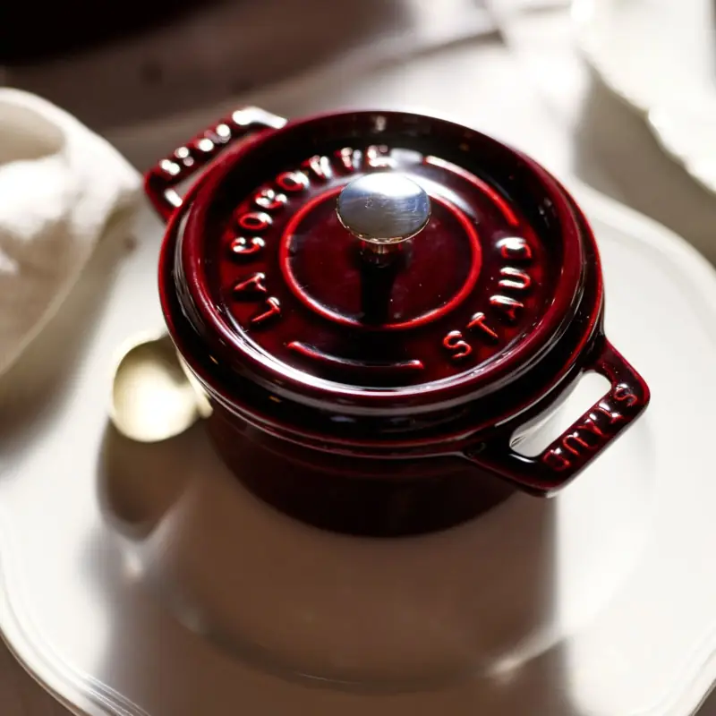 Mini cocotte redonda 10 cm Staub Granadina deco