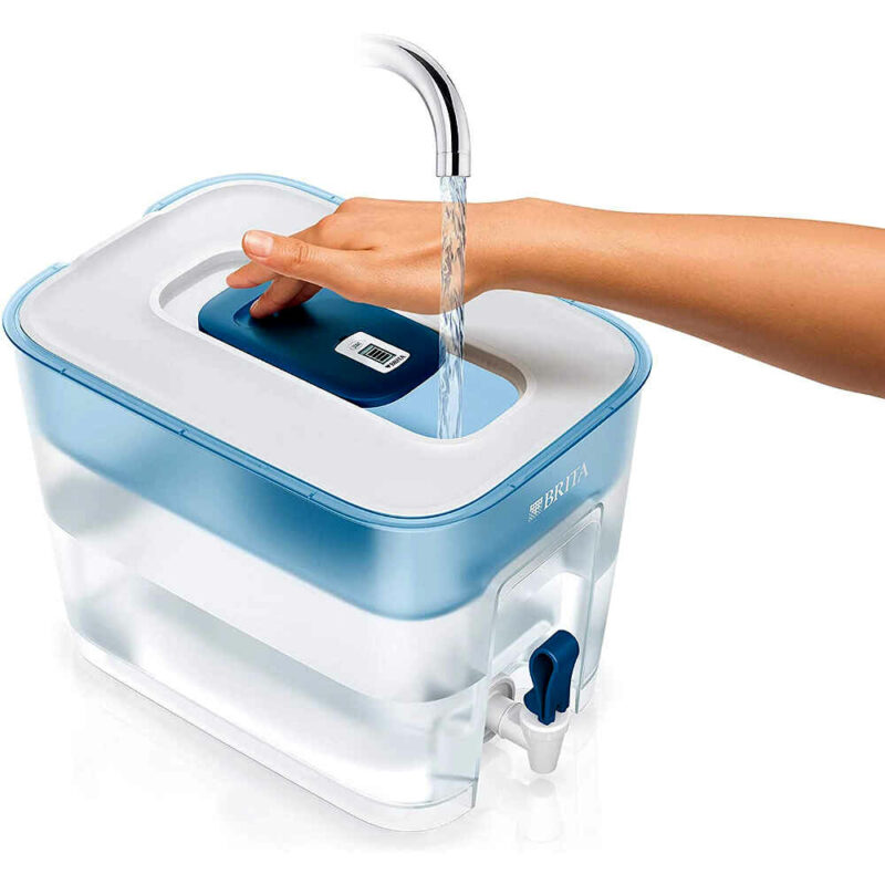 Dispensador d'aigua filtrada Brita Flow amb filtre Maxtra per a filtrar i purificar l'aigua, amb aixeta